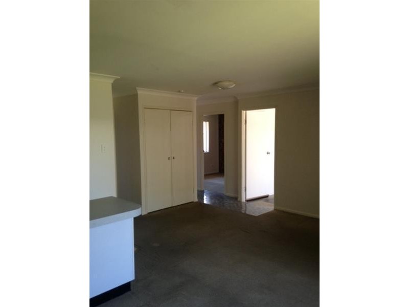 2/11 Emsworth Street, Wynnum QLD 4178