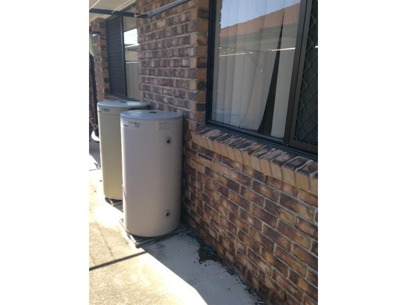 2/11 Emsworth Street, Wynnum QLD 4178