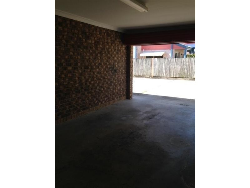 2/11 Emsworth Street, Wynnum QLD 4178