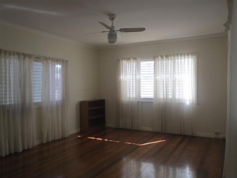 13 Chadwick Street, Tarragindi QLD 4121