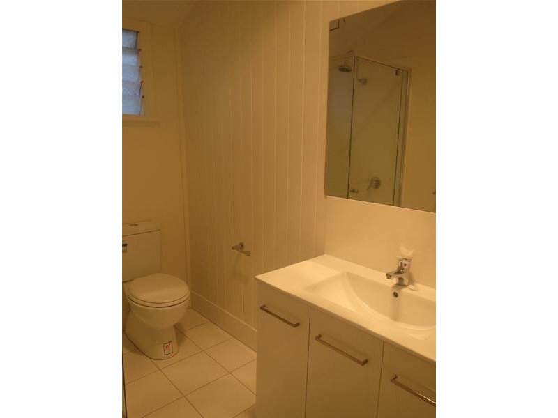 2/15 Ross Street, Woolloongabba QLD 4102