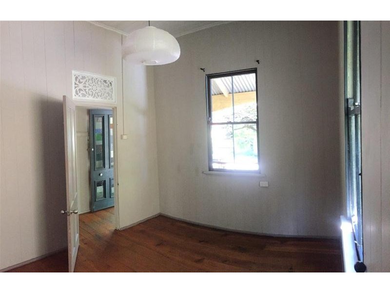 55 Mossgrove Street, Woolloongabba QLD 4102