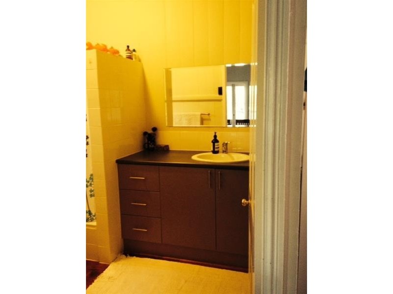 100 Gladstone Road, Highgate Hill QLD 4101