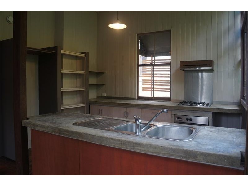 55 Mossgrove Street, Woolloongabba QLD 4102