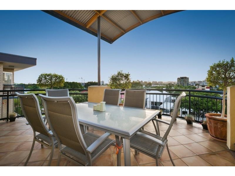 69 Stafford Street, East Brisbane QLD 4169