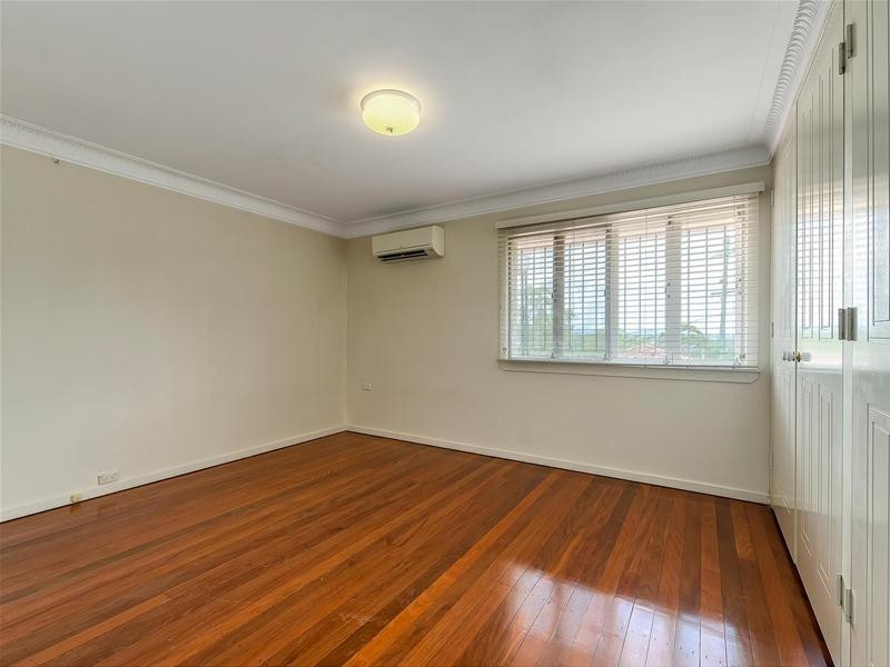 1 Kneale Street, Holland Park West QLD 4121