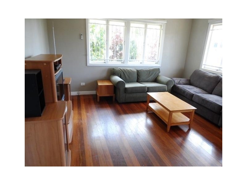 2 School Road, Yeronga QLD 4104