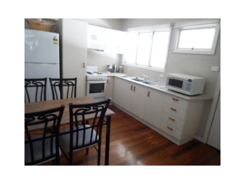 2 School Road, Yeronga QLD 4104