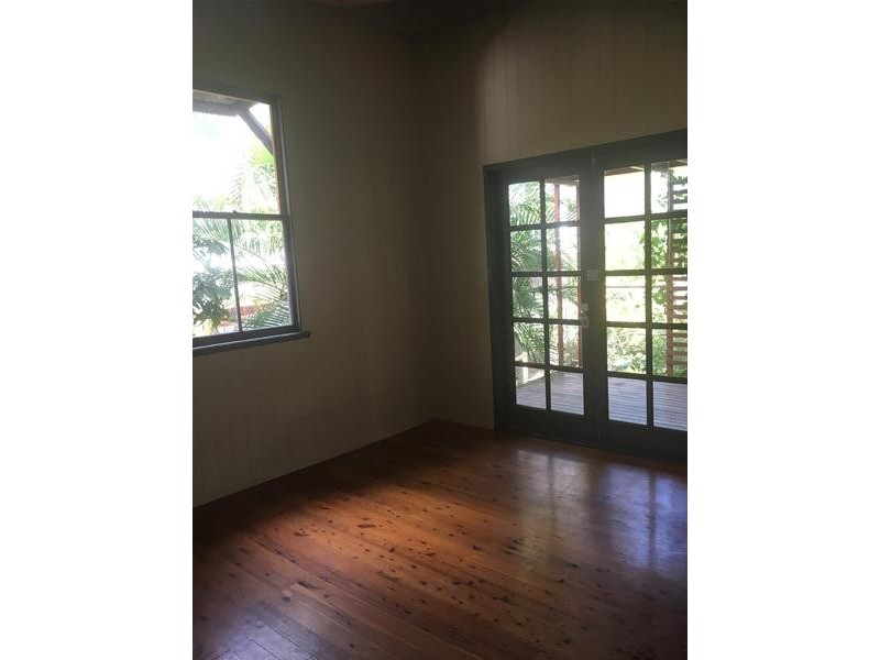 57 Mossgrove Street, Woolloongabba QLD 4102