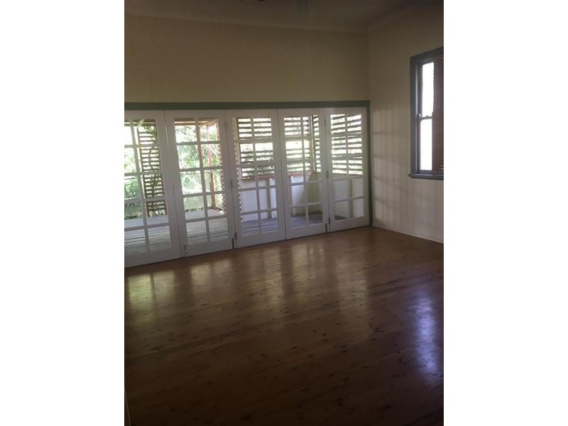 57 Mossgrove Street, Woolloongabba QLD 4102