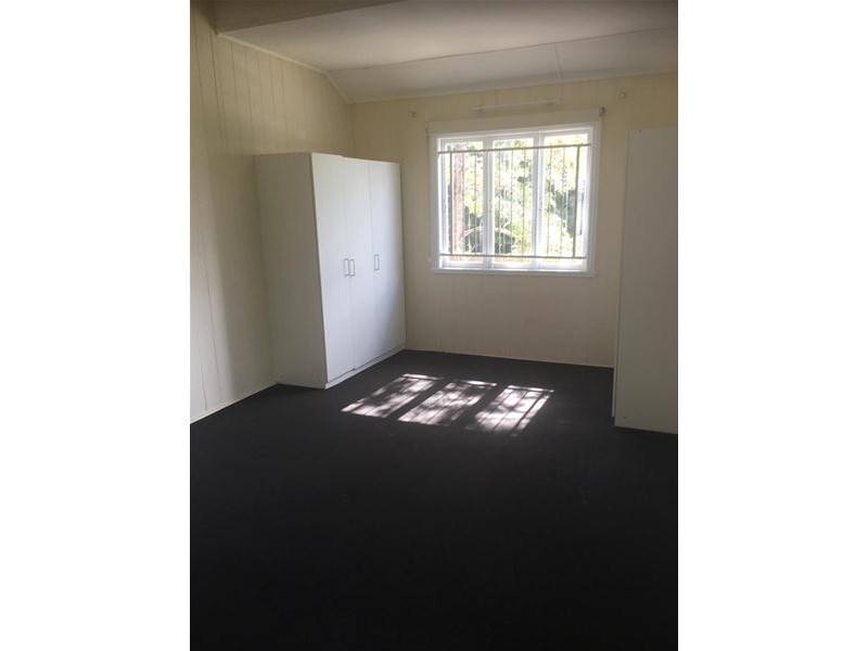 57 Mossgrove Street, Woolloongabba QLD 4102