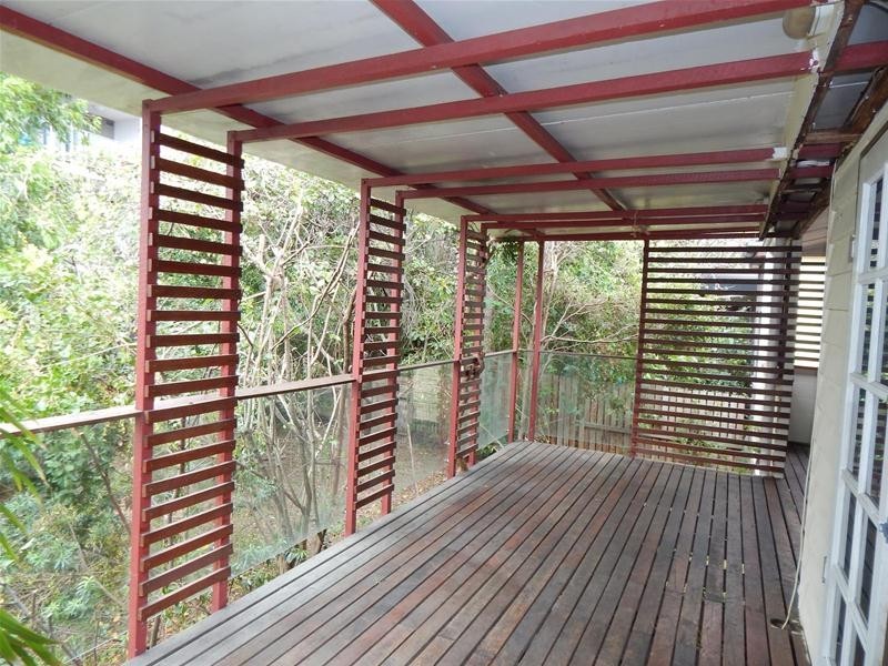 57 Mossgrove Street, Woolloongabba QLD 4102