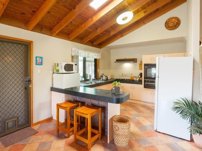 84 Pareena  Crescent, Mansfield QLD 4122