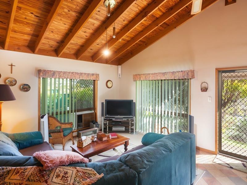 84 Pareena  Crescent, Mansfield QLD 4122