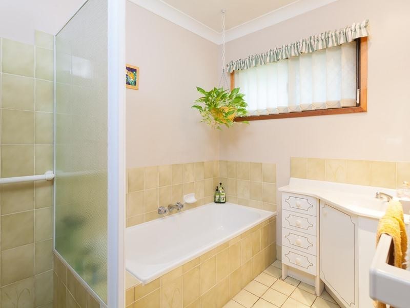 84 Pareena  Crescent, Mansfield QLD 4122