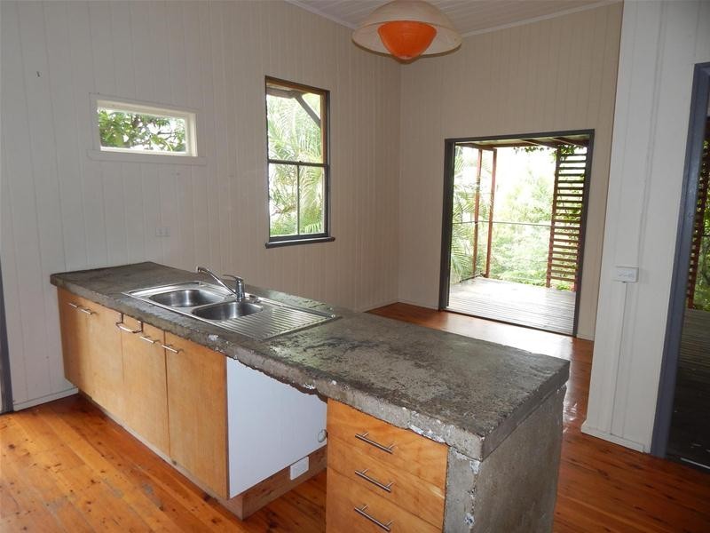 57 Mossgrove Street, Woolloongabba QLD 4102