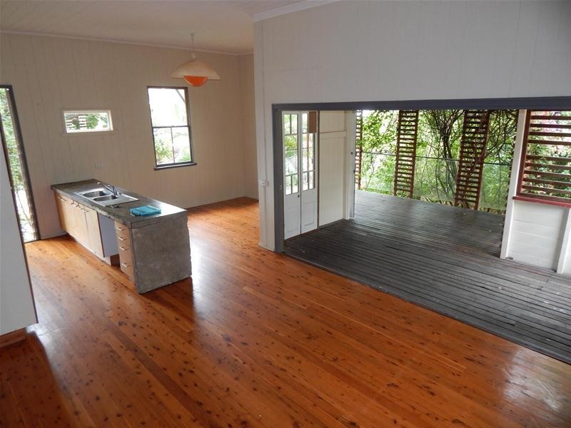 57 Mossgrove Street, Woolloongabba QLD 4102