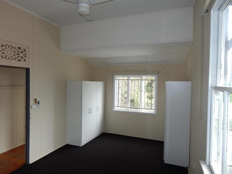 57 Mossgrove Street, Woolloongabba QLD 4102