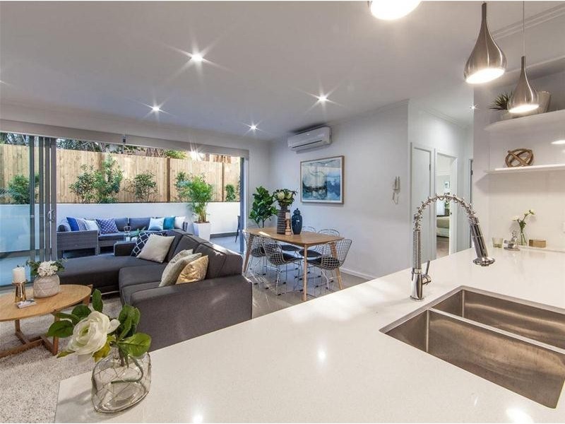 304/15 Durham Street, Coorparoo QLD 4151