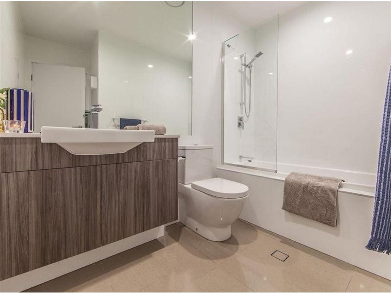 304/15 Durham Street, Coorparoo QLD 4151