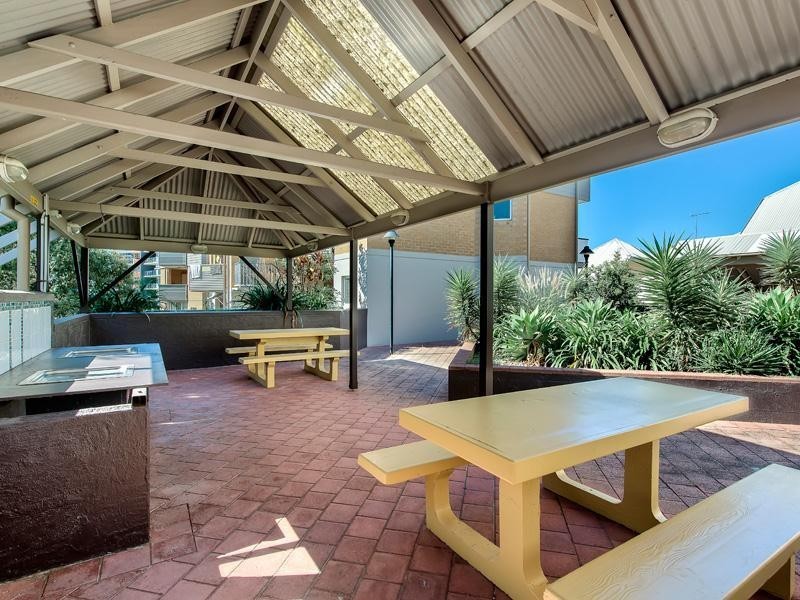 10/492 Main Street, Kangaroo Point QLD 4169