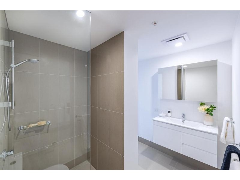 10204/310 MacArthur Avenue, Hamilton QLD 4007