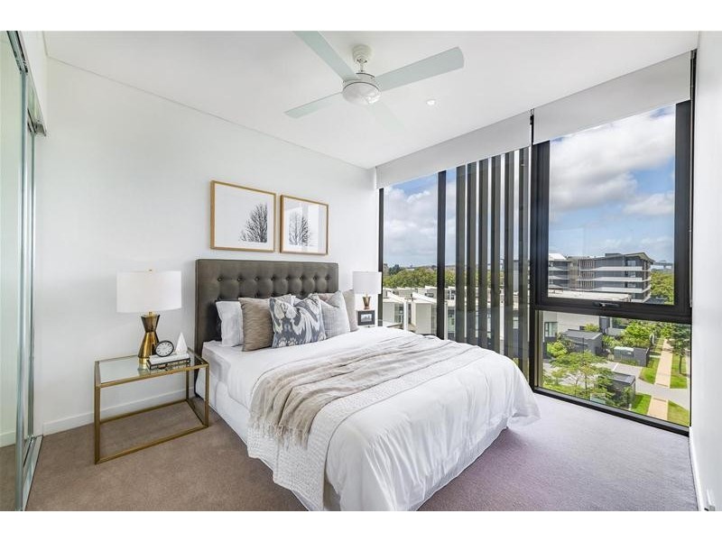 10204/310 MacArthur Avenue, Hamilton QLD 4007