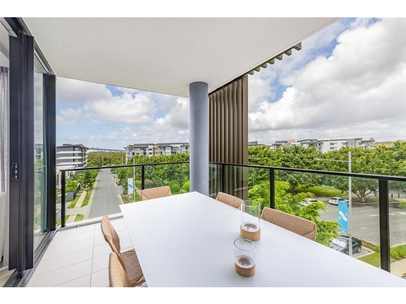 10204/310 MacArthur Avenue, Hamilton QLD 4007