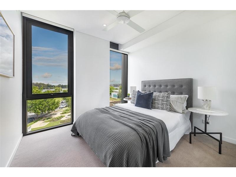 10204/310 MacArthur Avenue, Hamilton QLD 4007