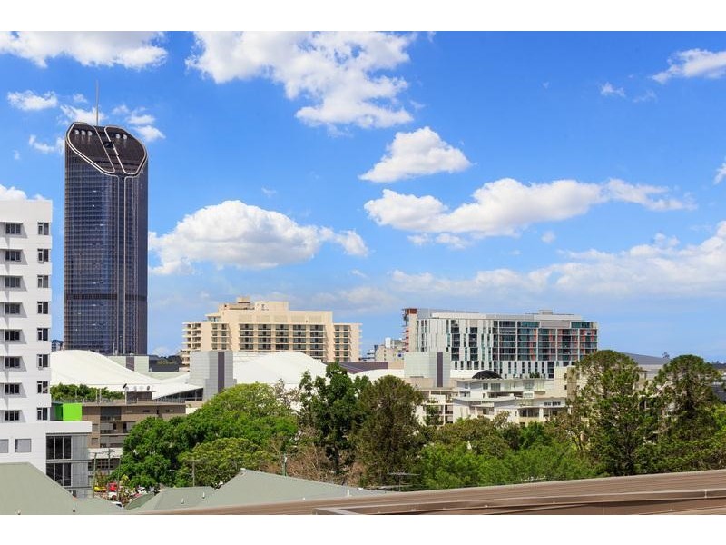 1056/9 Edmondstone  Street, South Brisbane QLD 4101