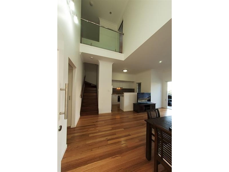 8/61 Prout Street, Camp Hill QLD 4152