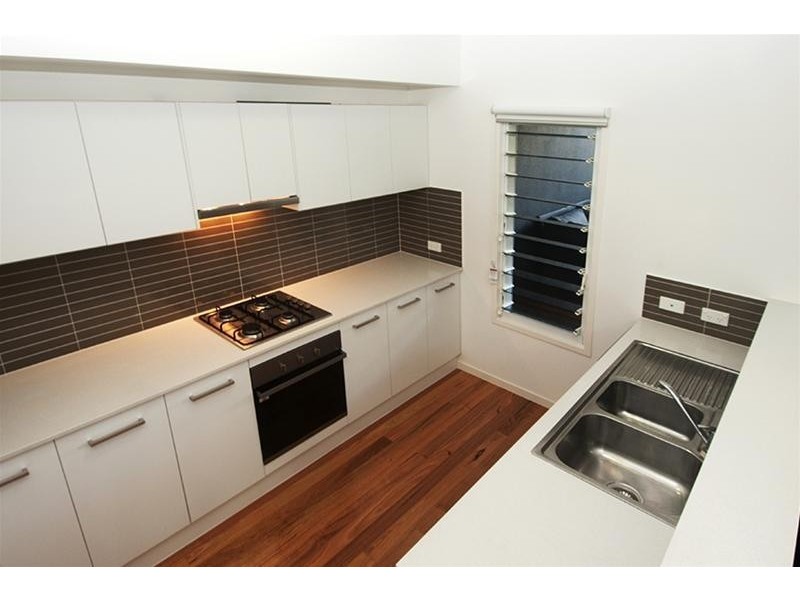 8/61 Prout Street, Camp Hill QLD 4152