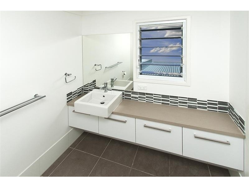 8/61 Prout Street, Camp Hill QLD 4152