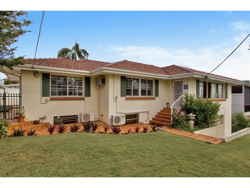 42 Kneale Street, Holland Park West QLD 4121