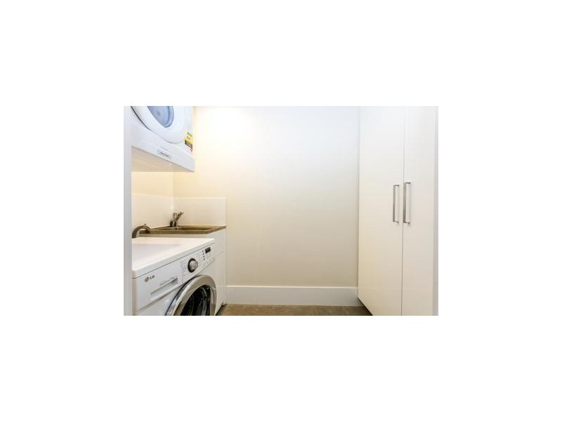 1084/9 Edmondstone Street, South Brisbane QLD 4101