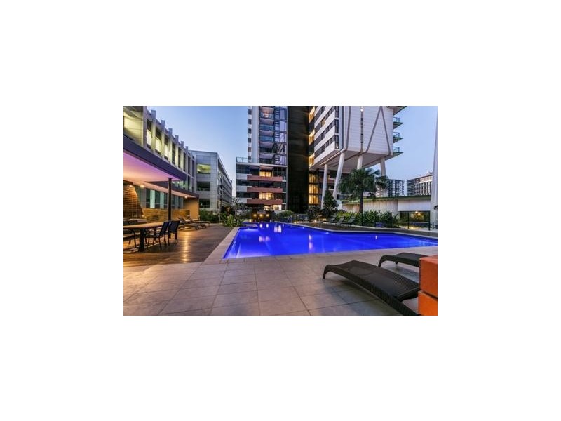 1084/9 Edmondstone Street, South Brisbane QLD 4101