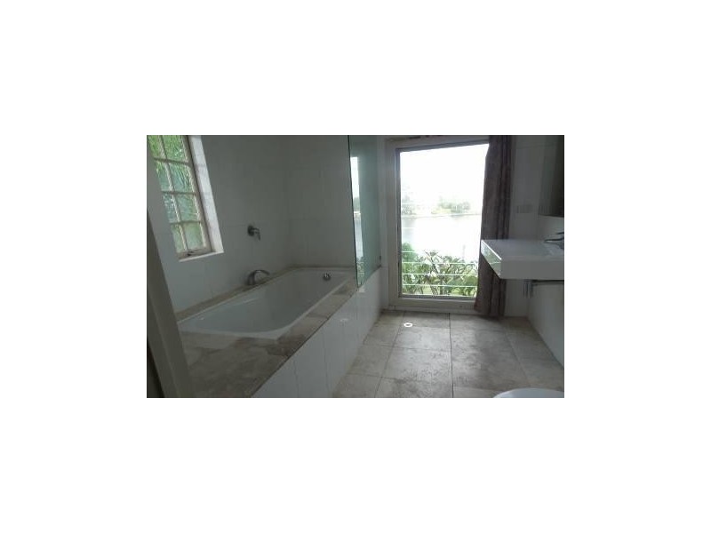 13 Glenfield Street, West End QLD 4101