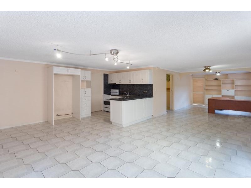 86 Deighton Road, Dutton Park QLD 4102