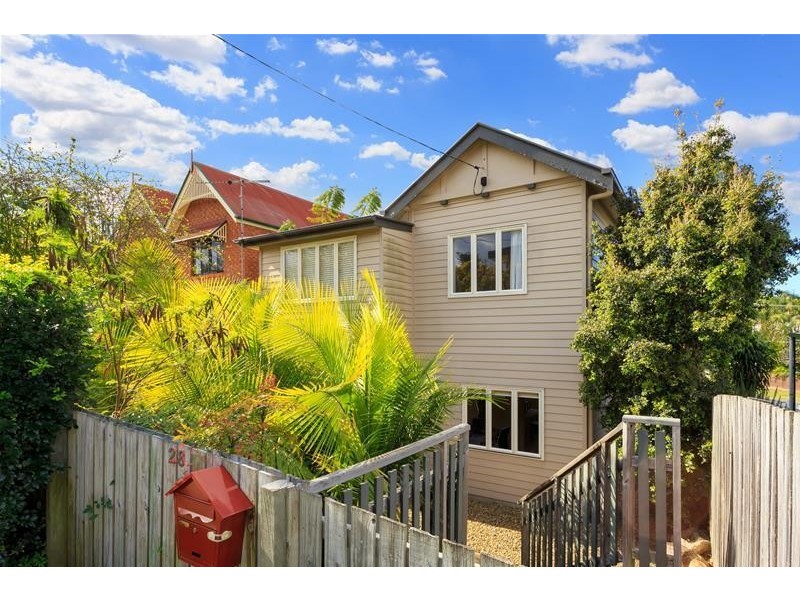 28 Kent Street, Coorparoo QLD 4151