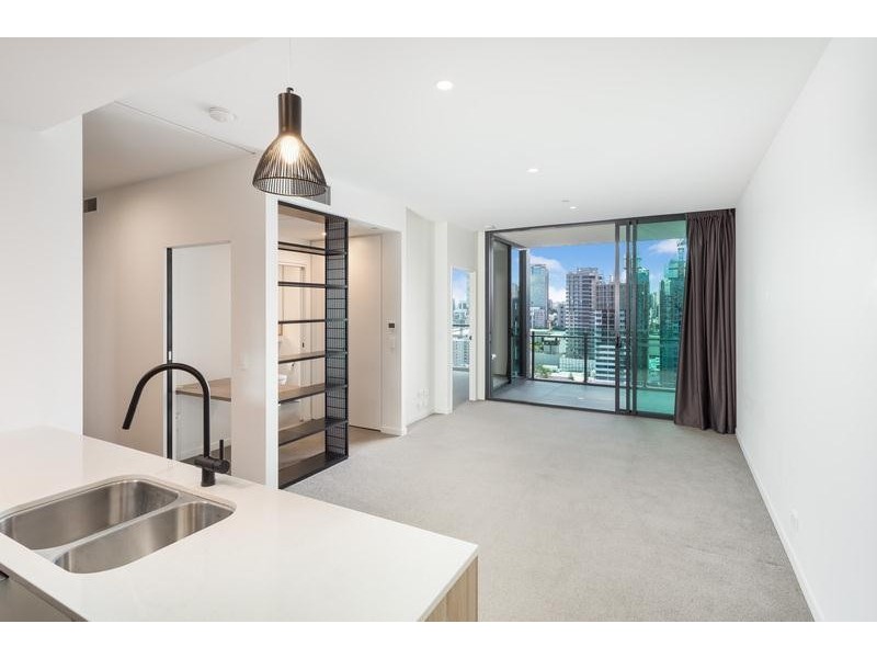 1803/4 Edmondstone  Street, South Brisbane QLD 4101