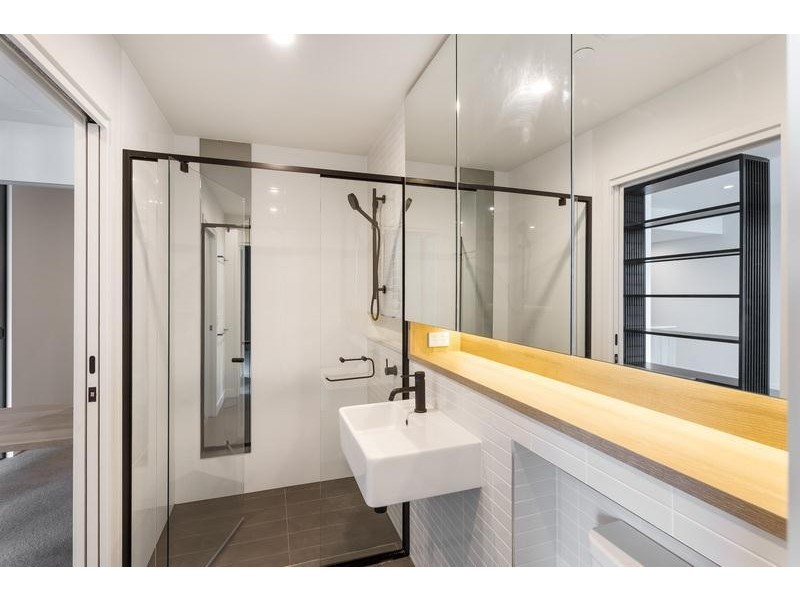 1803/4 Edmondstone  Street, South Brisbane QLD 4101