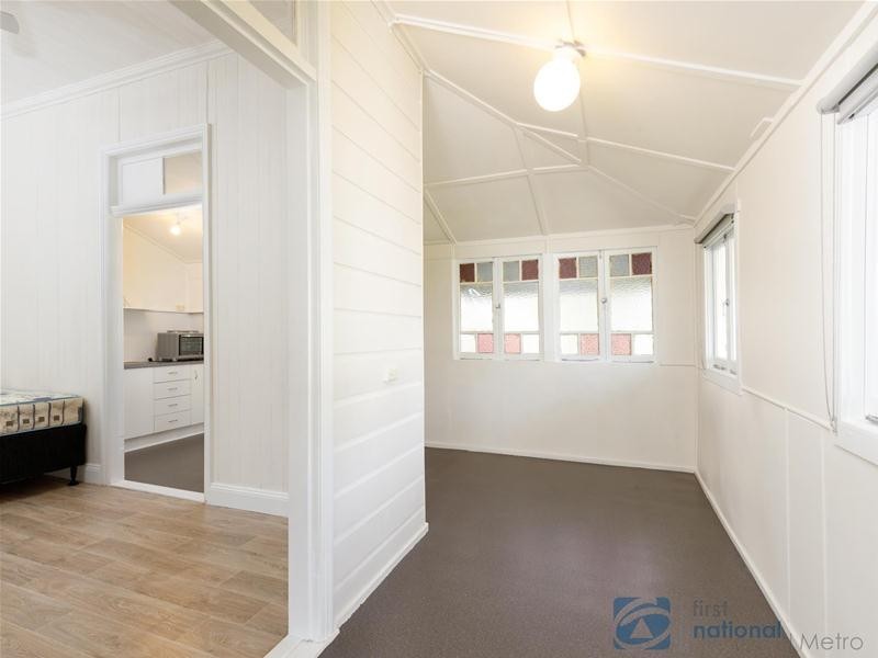 54 Broadway Street, Woolloongabba QLD 4102