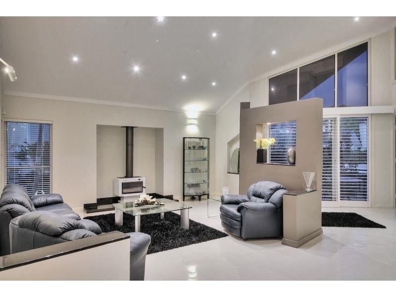 11 Capstan Place, Macgregor QLD 4109