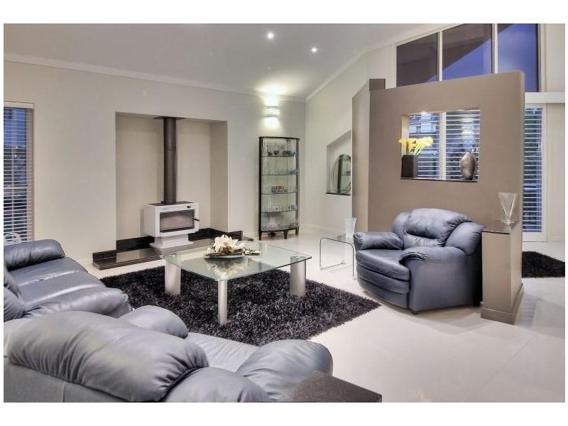 11 Capstan Place, Macgregor QLD 4109