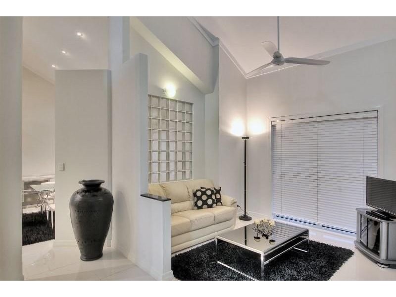 11 Capstan Place, Macgregor QLD 4109