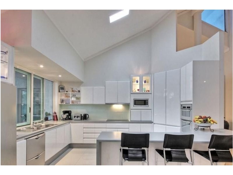 11 Capstan Place, Macgregor QLD 4109