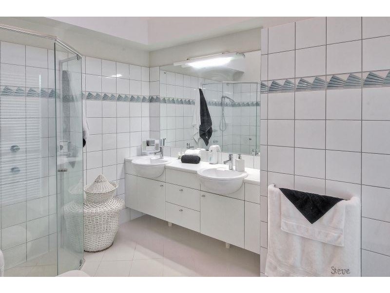 11 Capstan Place, Macgregor QLD 4109