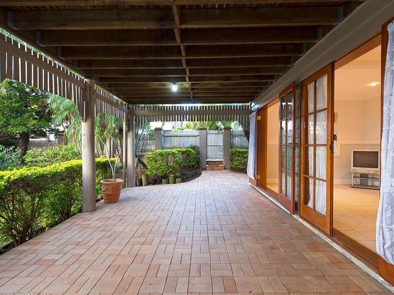 15 Ponsonby Street, Annerley QLD 4103