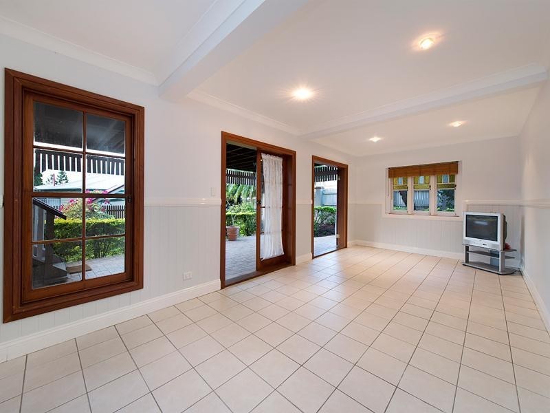 15 Ponsonby Street, Annerley QLD 4103