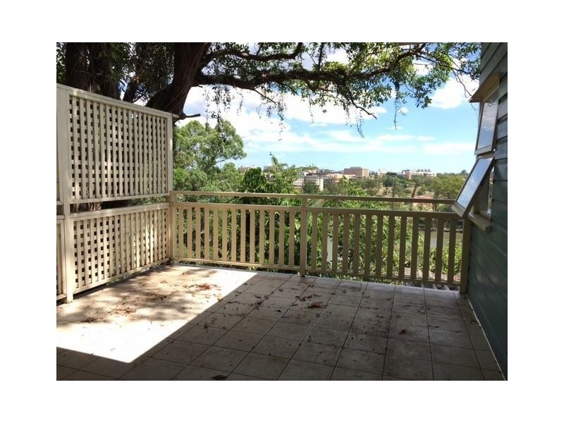 32 Derby Street, Highgate Hill QLD 4101